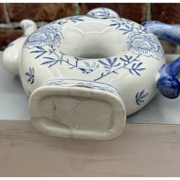 Vtg Chinoiserie Donut Hole Porcelain Tea Pot Blue White Asain Dolphin Handle - Picture 11 of 11